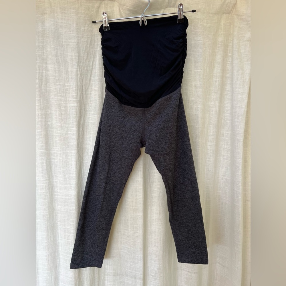 Beyond Yoga Maternity Spacedye Capri Leggings in Charcoal (XS)